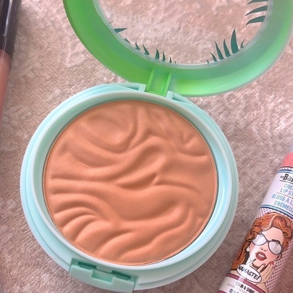 Brand New Makeup Bundle Physician Formula The Balm Bronzer PYT Eye Lip Glosses - Picture 2 of 15